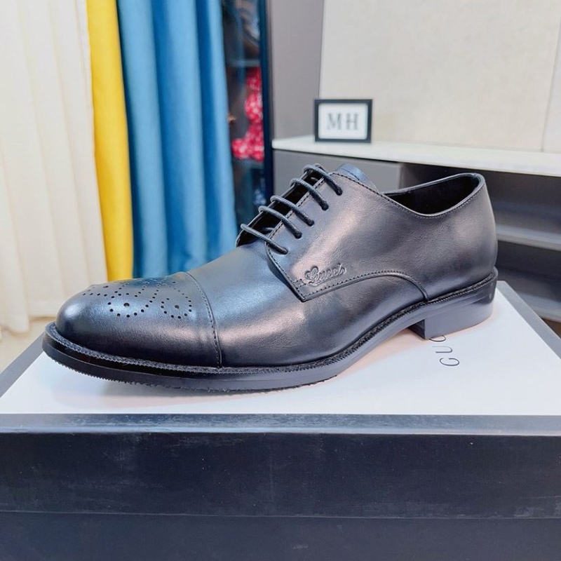 G*u*i leather shoes